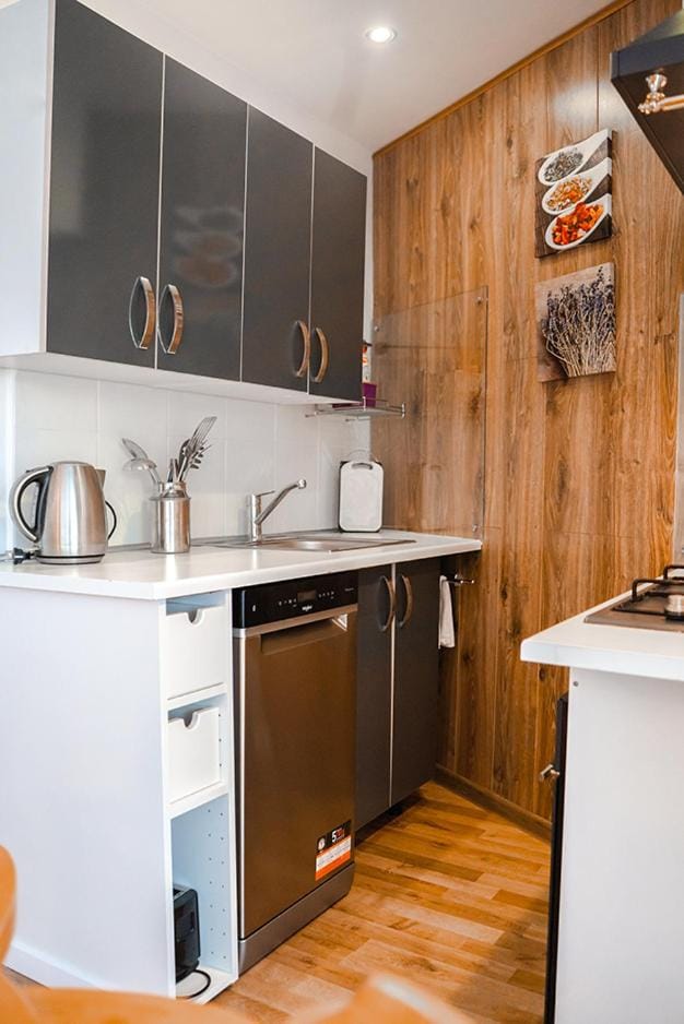 Kitchen or kitchenette