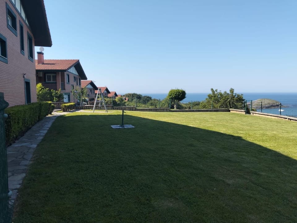 Villa La Ballena de Sonabia Villa in Cantabria