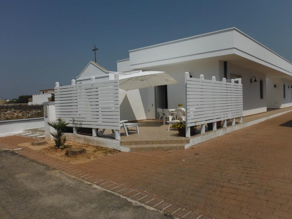 Property building, Patio, Street view