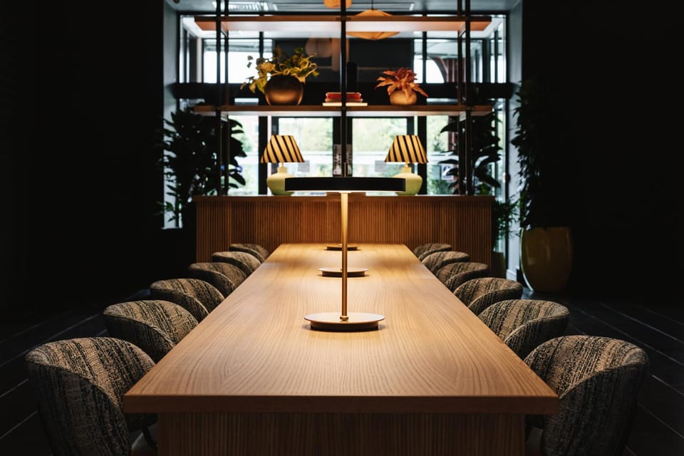 Restaurant/places to eat, Living room, Banquet/Function facilities, Seating area