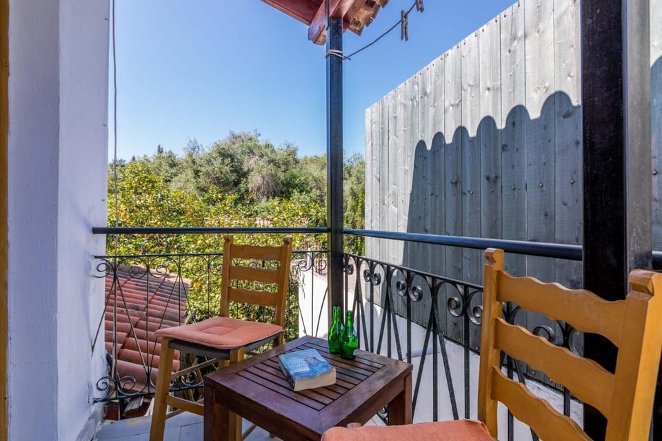 Property building, Bird's eye view, Balcony/Terrace