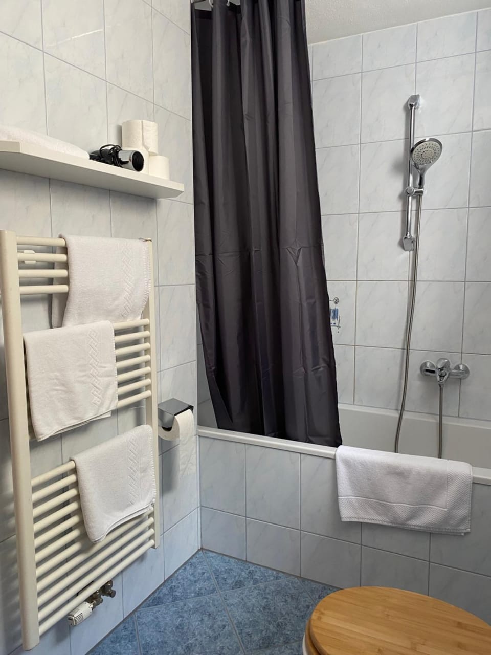 Shower, Bathroom, Bath, towels