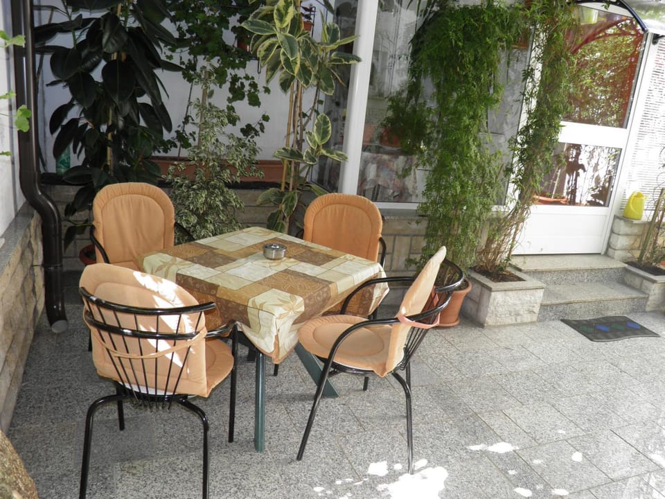 Garden, Balcony/Terrace