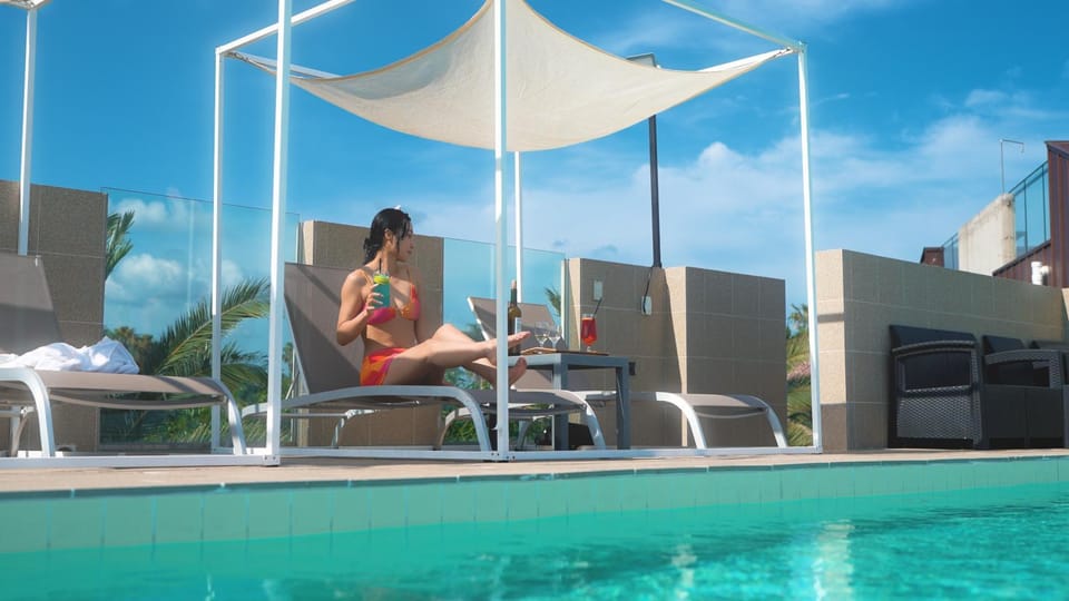 Balcony/Terrace, Swimming pool