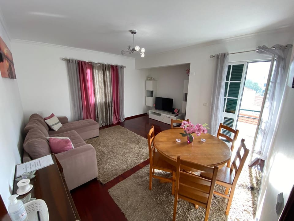 TV and multimedia, Living room, Dining area