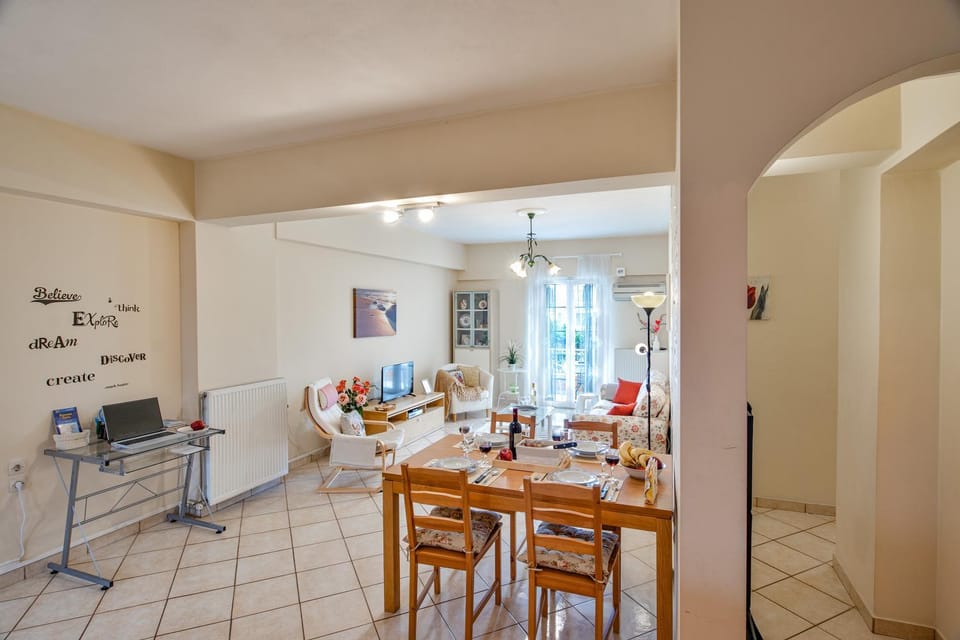Living room, Dining area