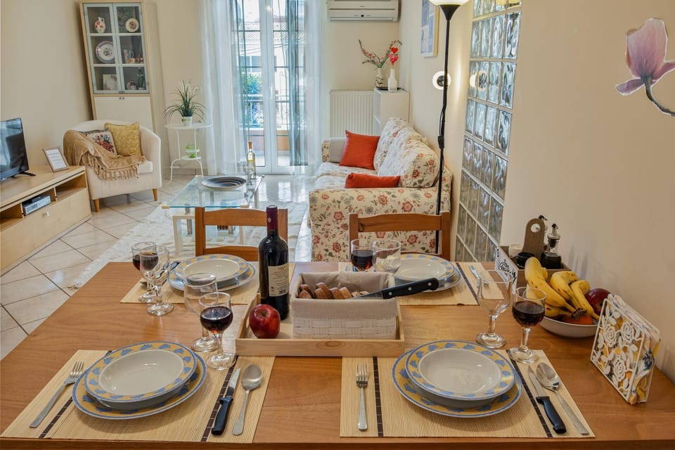 Living room, Dining area