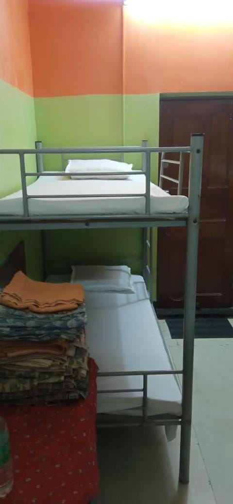 Bed, bunk bed