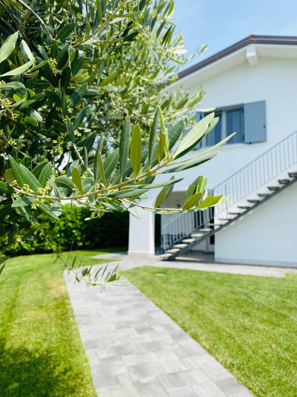 Property building, Day, Garden, Garden view