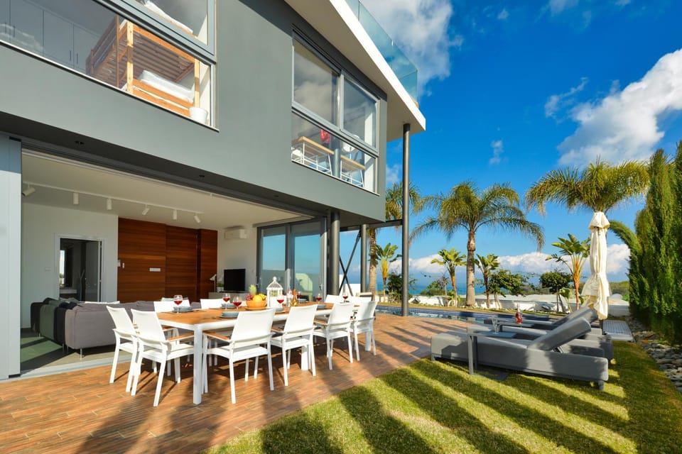 Garden, Seating area, Dining area