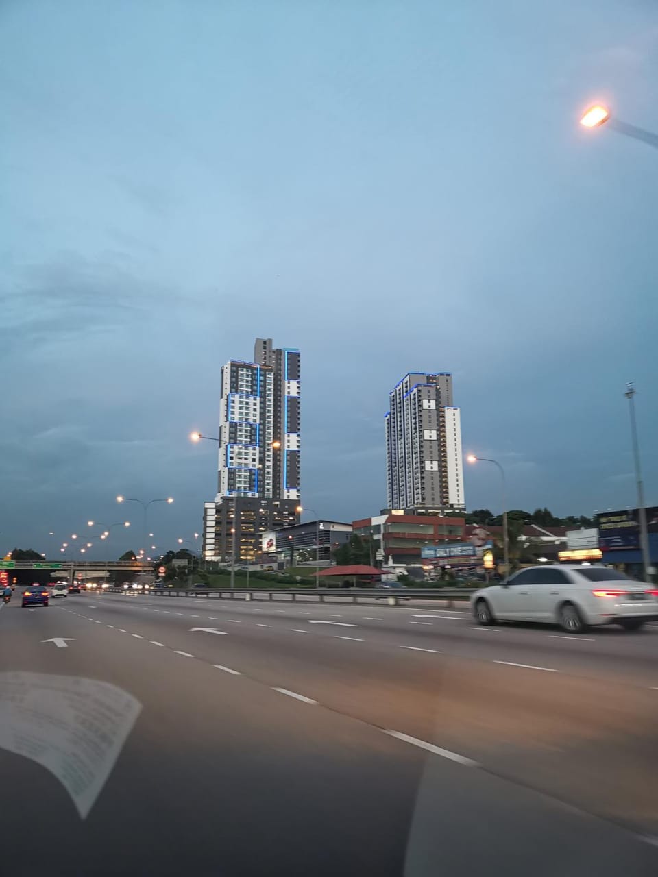 Landmark Residence Sungai Long High Speed Internet near TAR College MRT Apartment in Negeri Sembilan, Malaysia