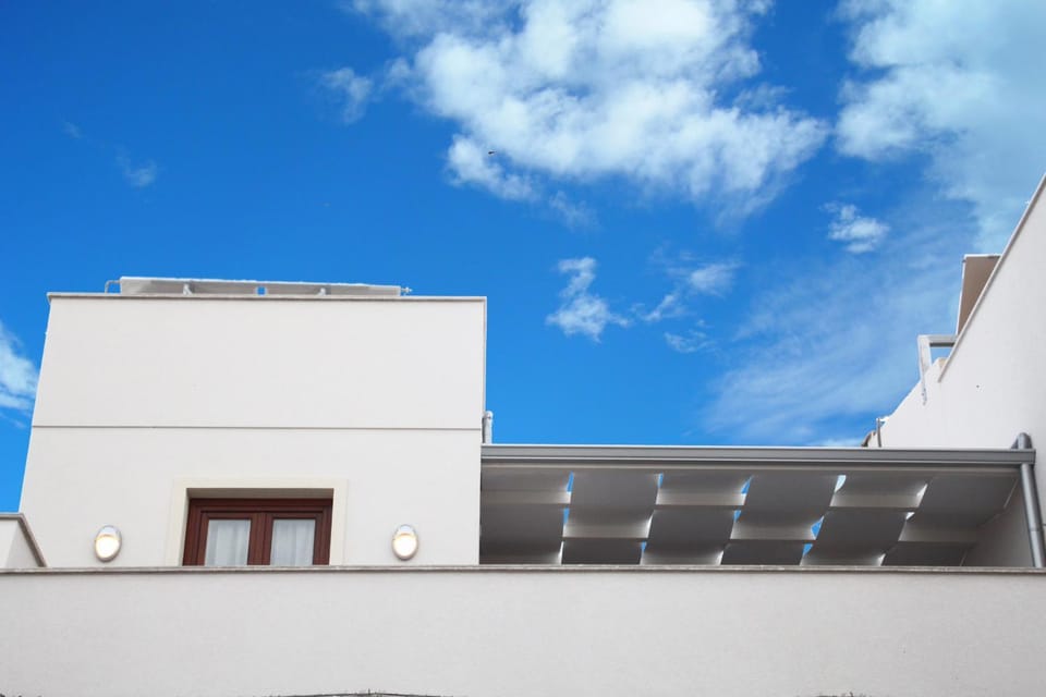 Property building, Bird's eye view, Balcony/Terrace