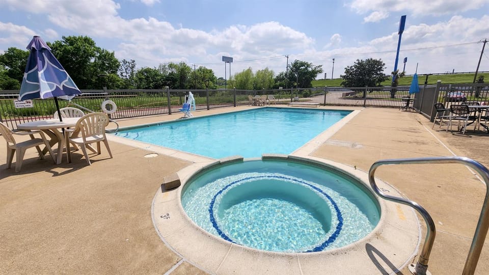 Pool view, Swimming pool, Swimming pool
