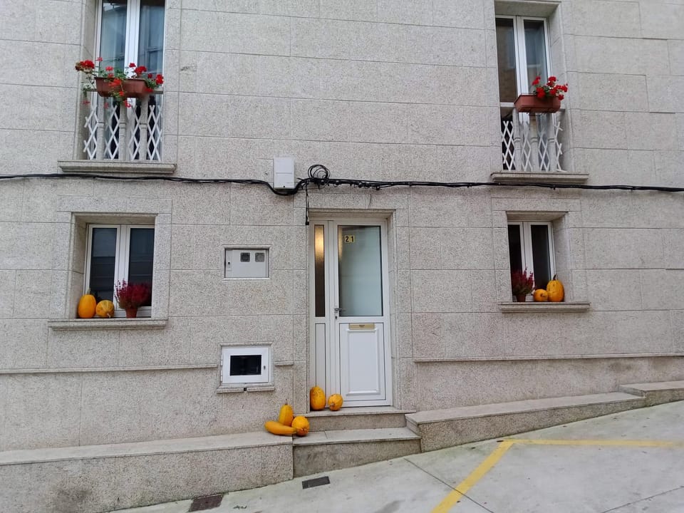 Property building, Facade/entrance