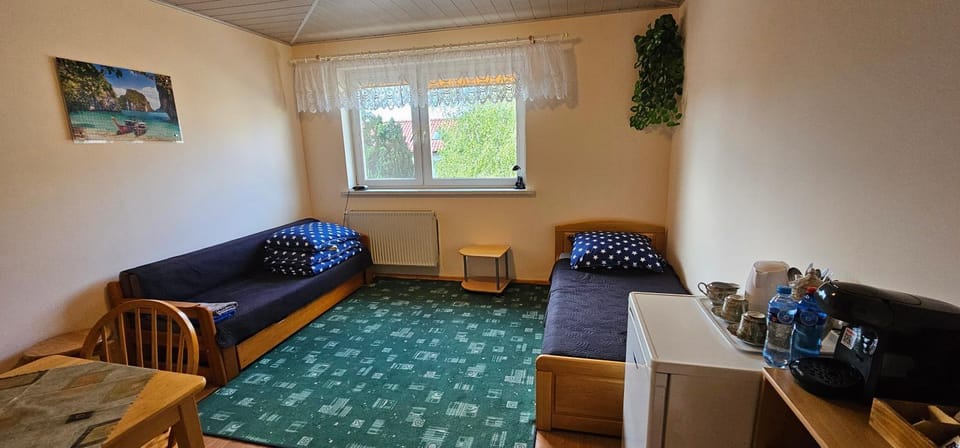 Coffee/tea facilities, Photo of the whole room, Drinks, furniture