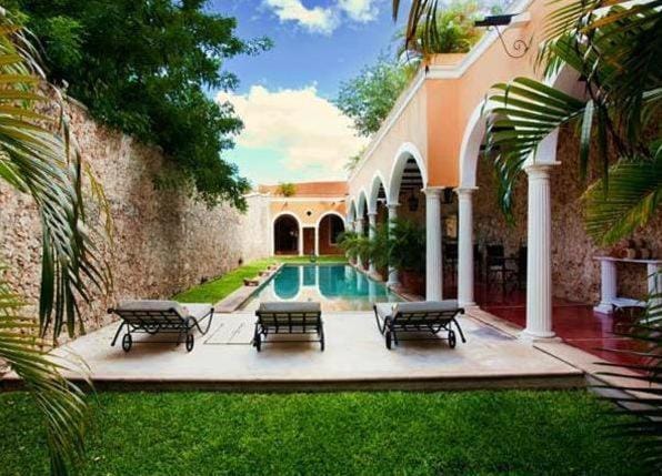 Day, Swimming pool, Swimming pool