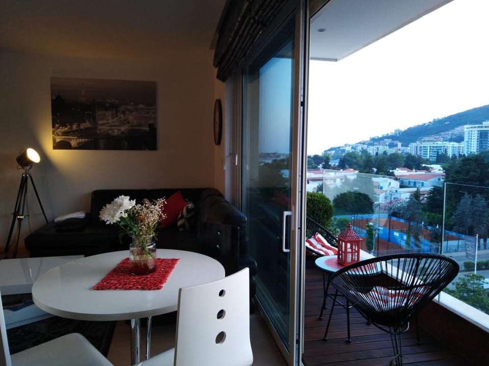 Red Lux Apartment in Budva
