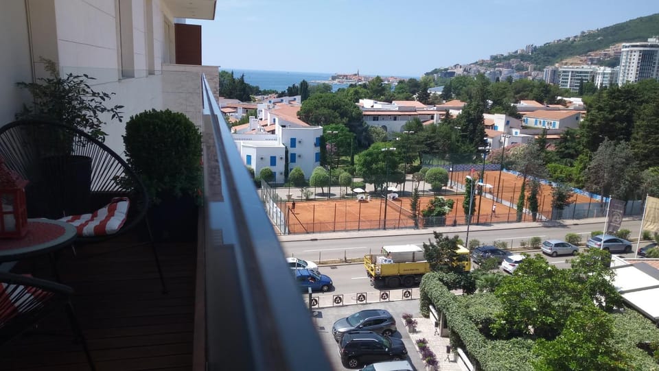 Red Lux Apartment in Budva