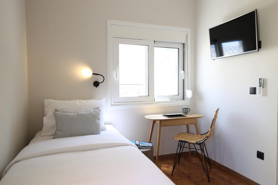 Bed, TV and multimedia, internet
