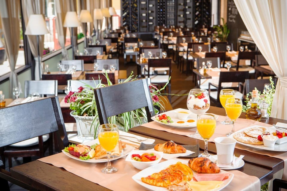 Breakfast, Continental breakfast, Italian breakfast, English/Irish breakfast, American breakfast, Non alcoholic drinks