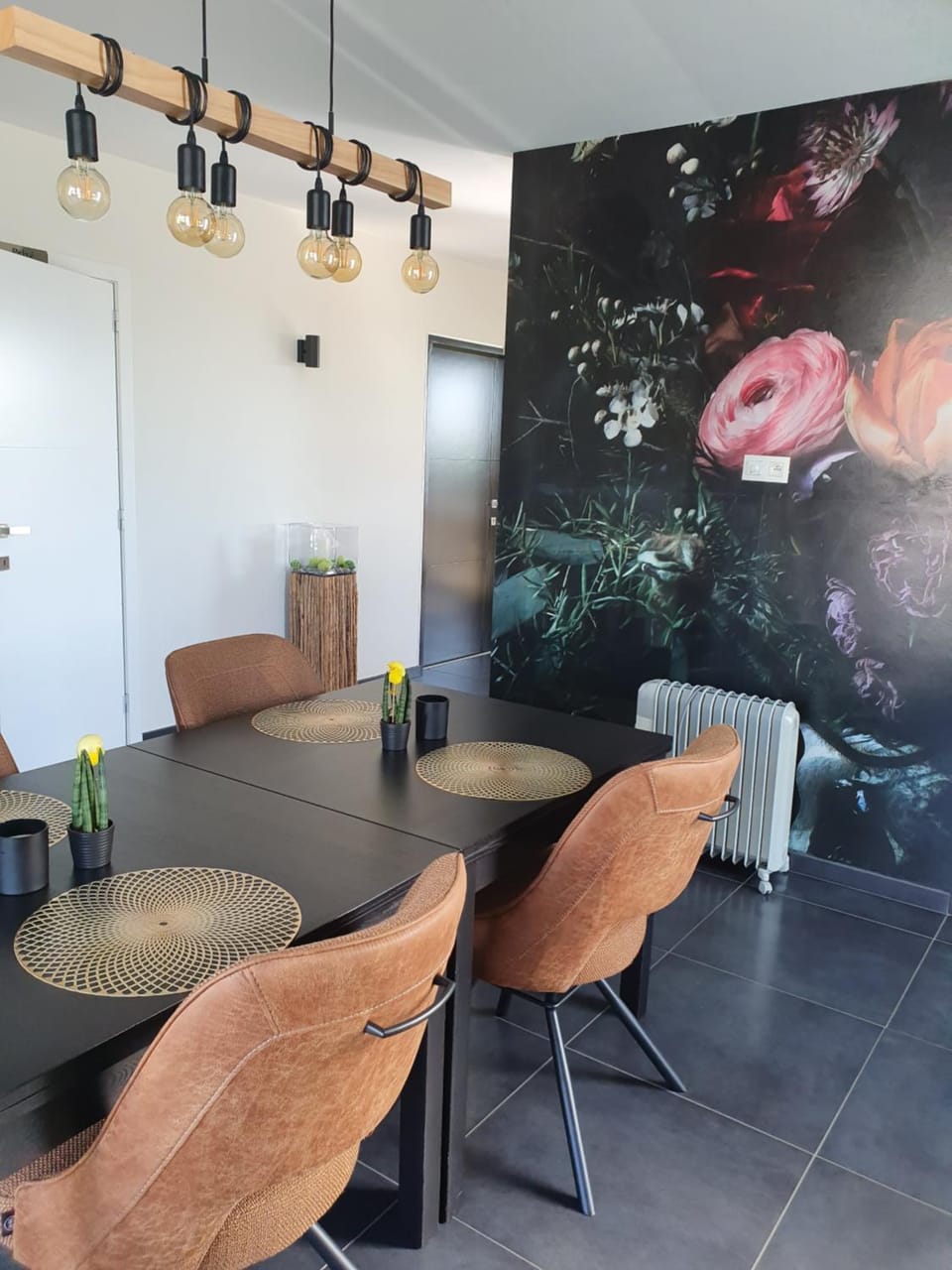 Restaurant/places to eat, Dining area