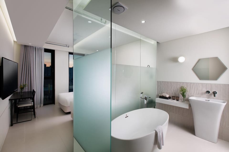 Photo of the whole room, Bath