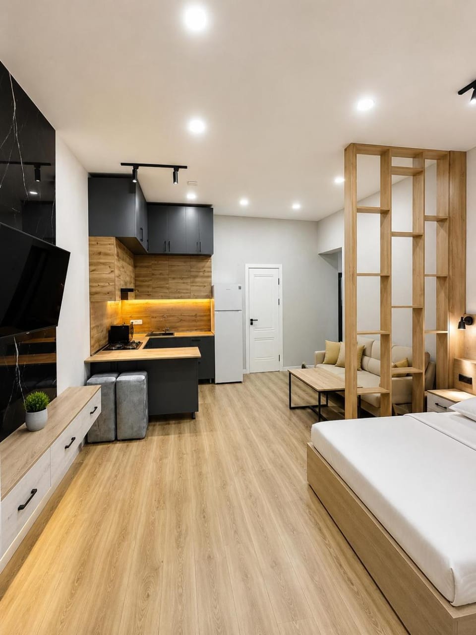 Bed, Kitchen or kitchenette, Photo of the whole room, Bedroom