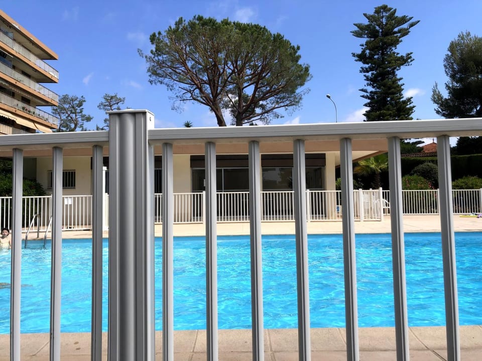 Oasis Méditerranéen Piscine & Parking Calme absolu Apartment in Nice