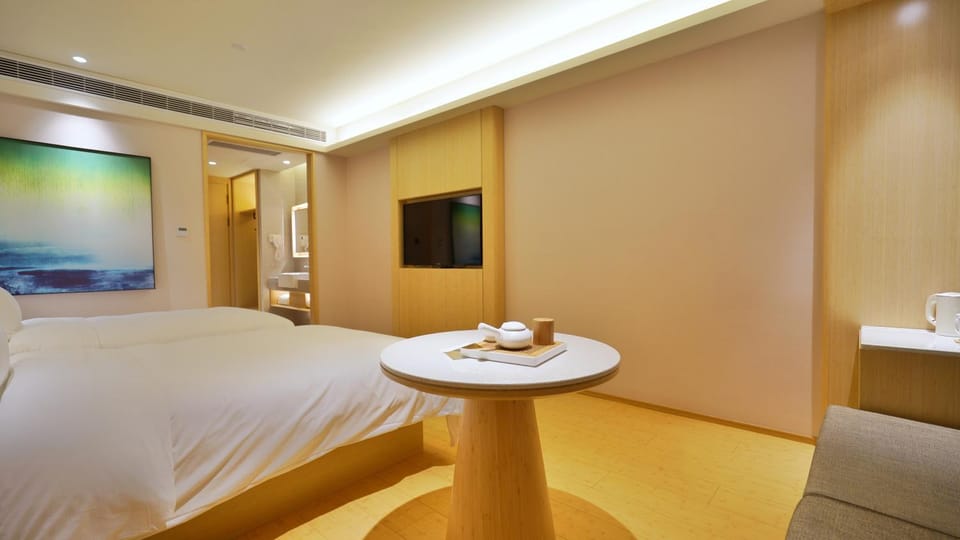 JI Hotel Shanghai Hongqiao National Convention and Exhibition Center Huaxiang Road Hotel in Shanghai