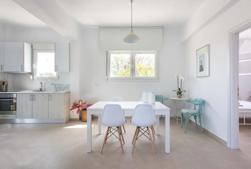 Kitchen or kitchenette, Living room, Dining area
