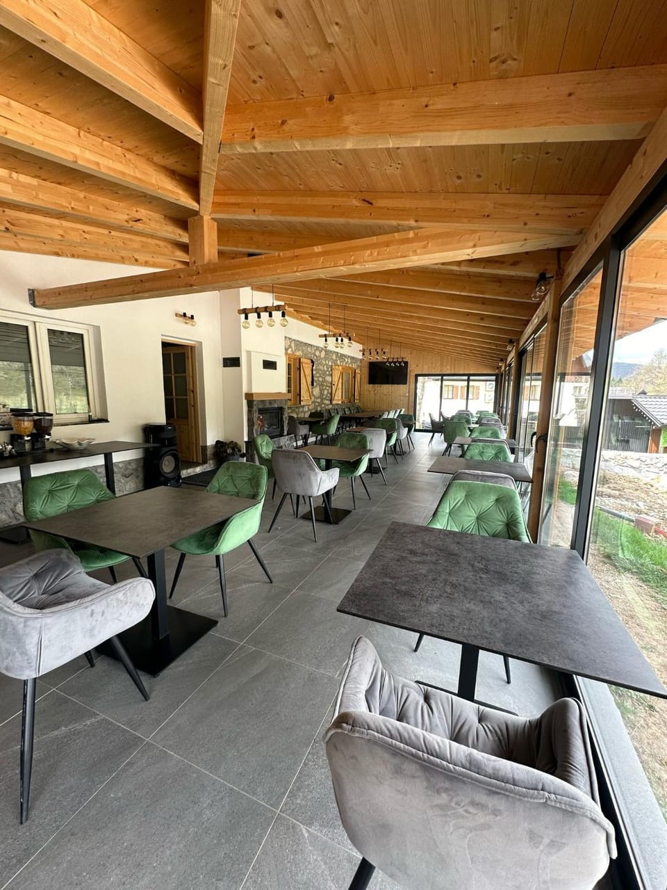 House Ana Bed and Breakfast in Jezerce