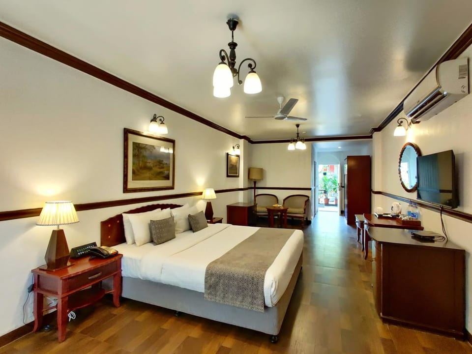 Bed, TV and multimedia, Photo of the whole room, air conditioner