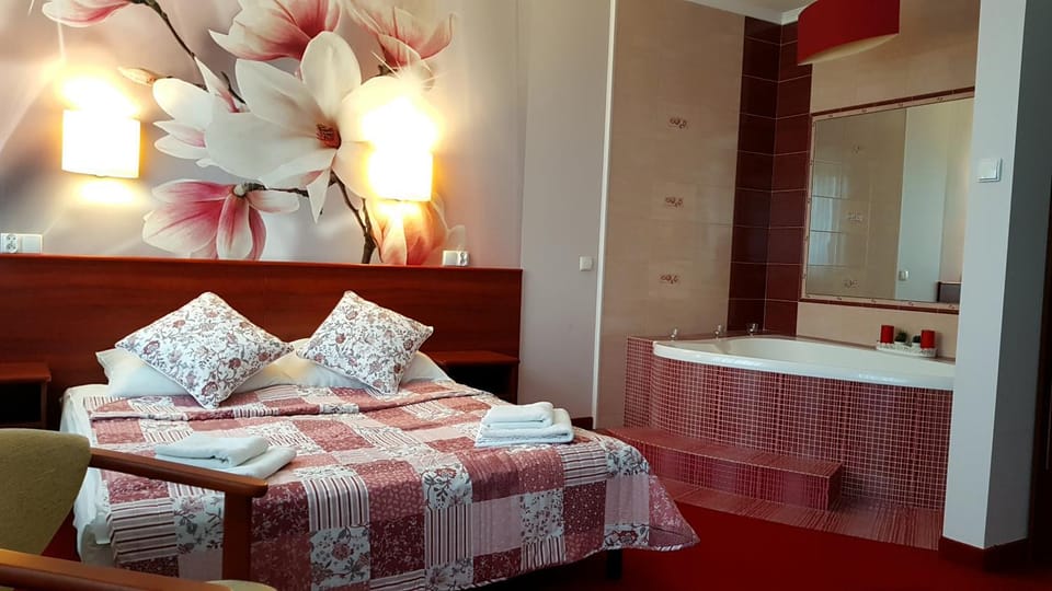Photo of the whole room, Bath