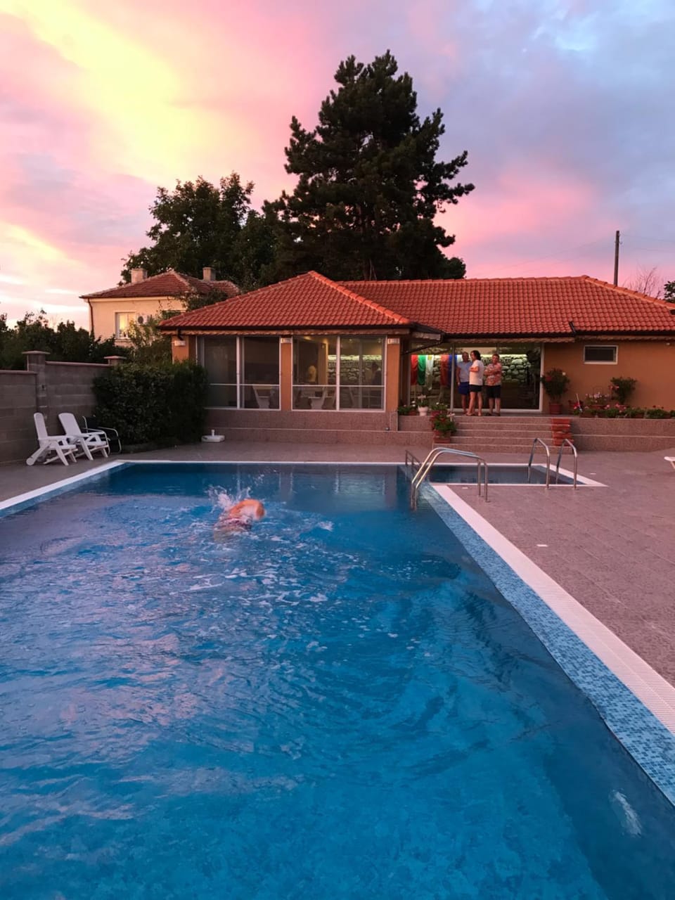 Property building, Swimming pool, Swimming pool