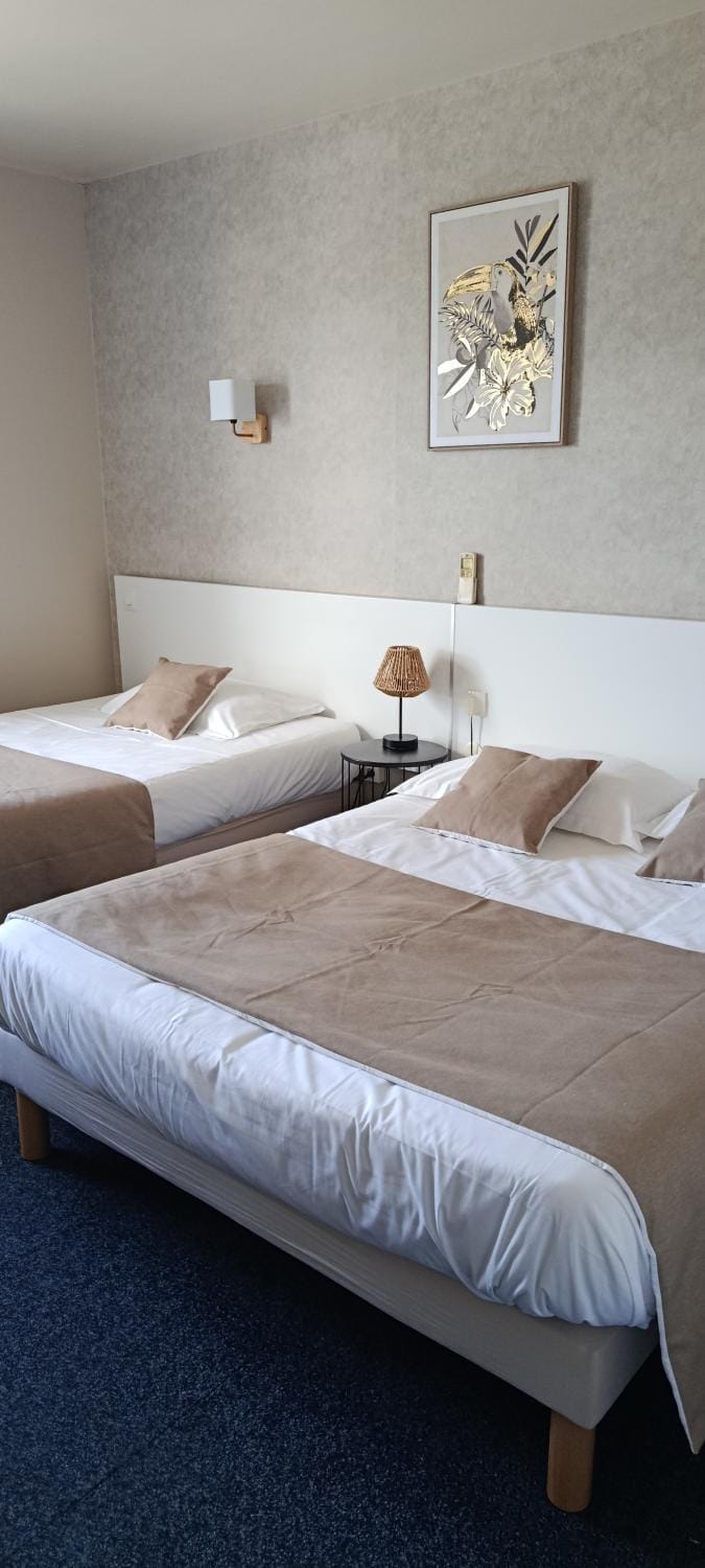Bed, Bedroom, internet