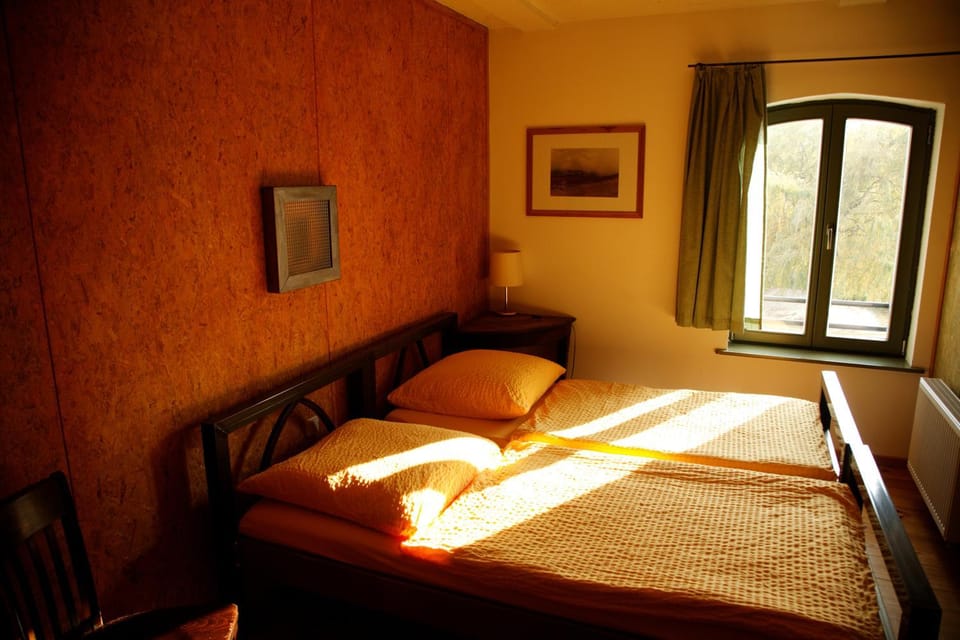 Bed, Photo of the whole room, Decorative detail, Bedroom, River view