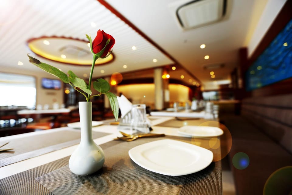 Restaurant/places to eat, Dining area