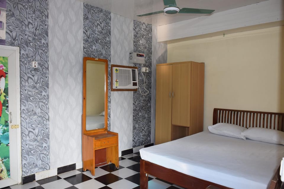 Bathroom, TV and multimedia
