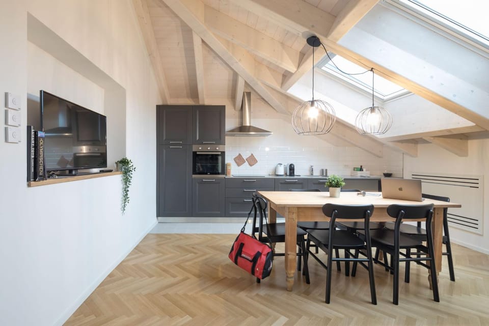 Kitchen or kitchenette, Dining area, dishwasher