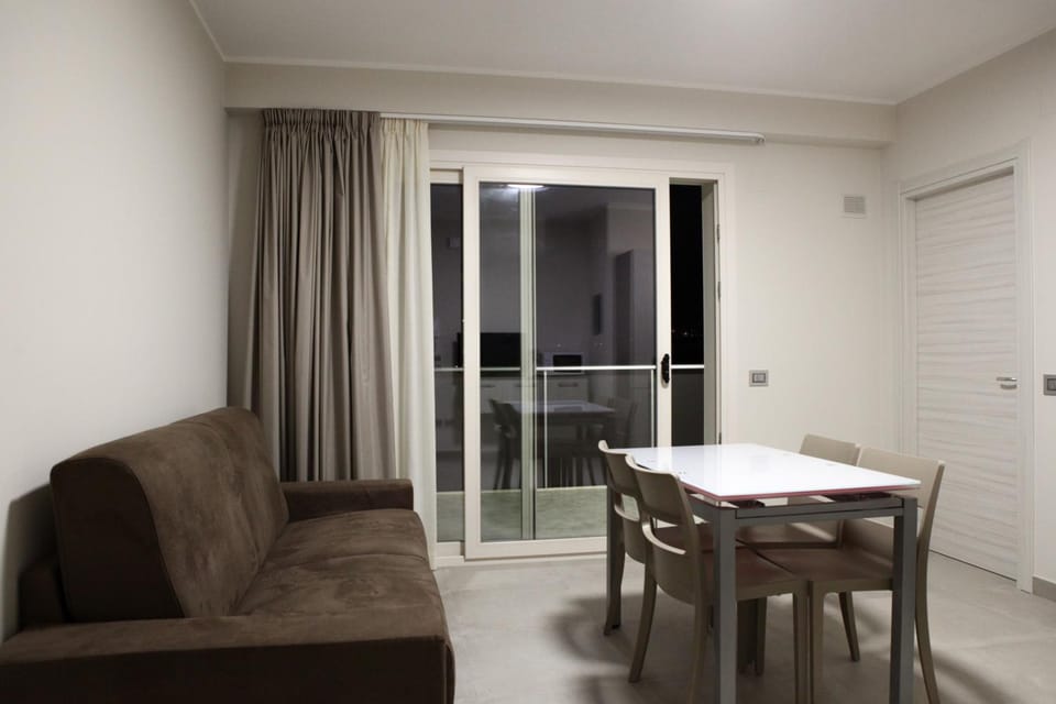 Balcony/Terrace, Kitchen or kitchenette, Living room