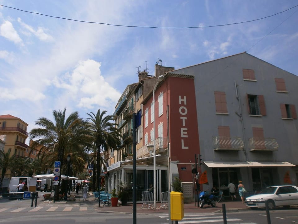 Property building, Day