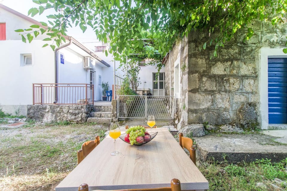 Property building, Patio, Dining area