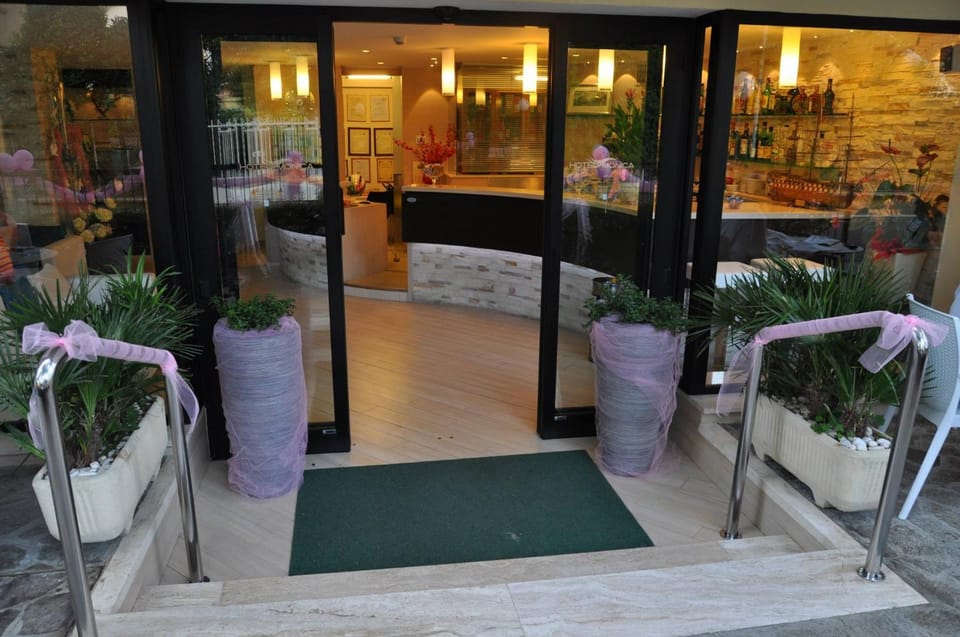 Facade/entrance, Lobby or reception
