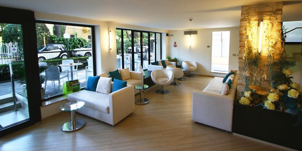 Lobby or reception, Seating area
