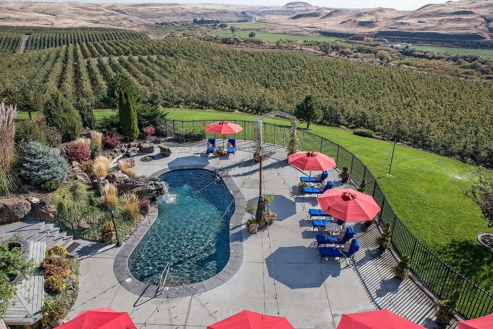 Swimming pool, Swimming pool