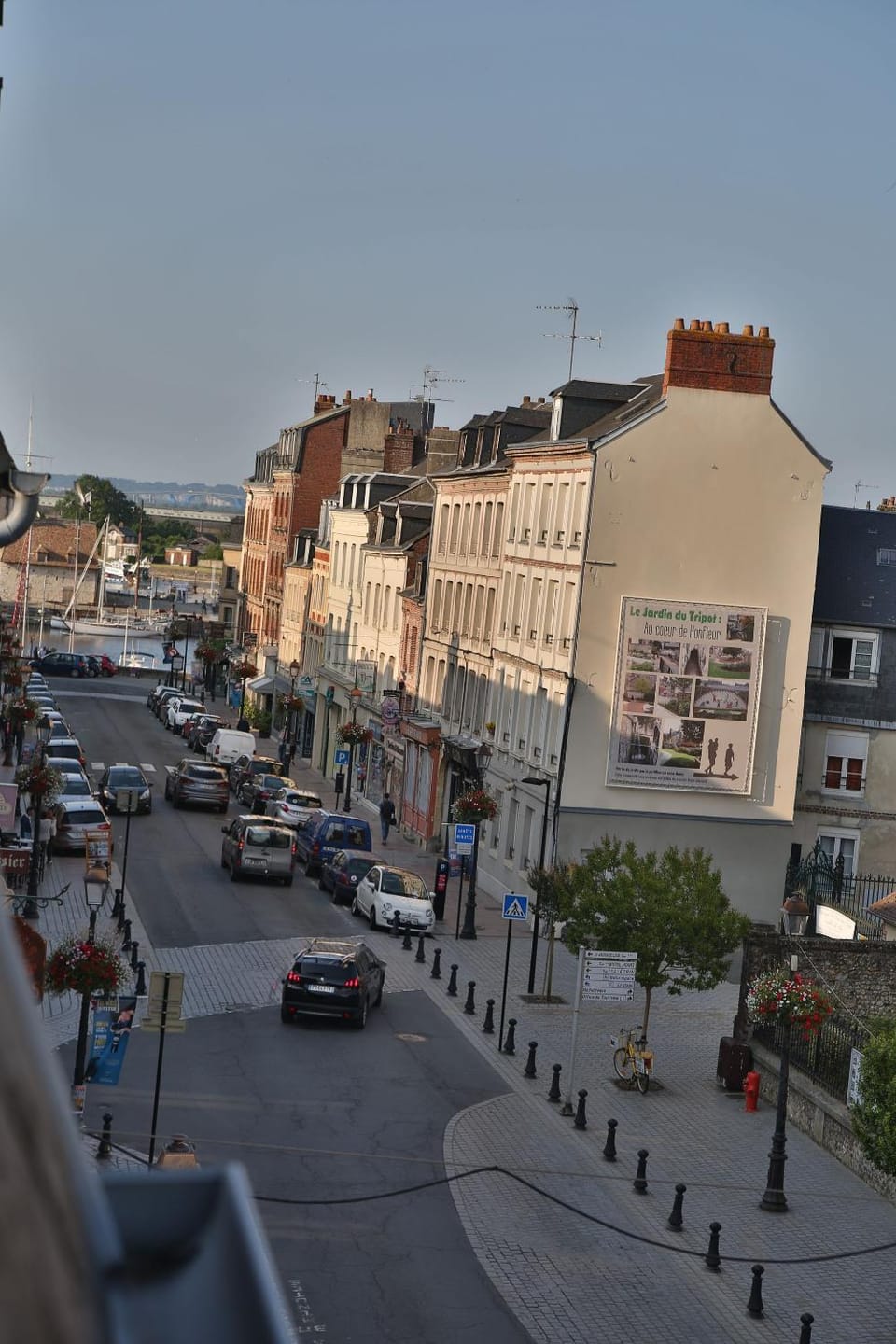 City view, Street view
