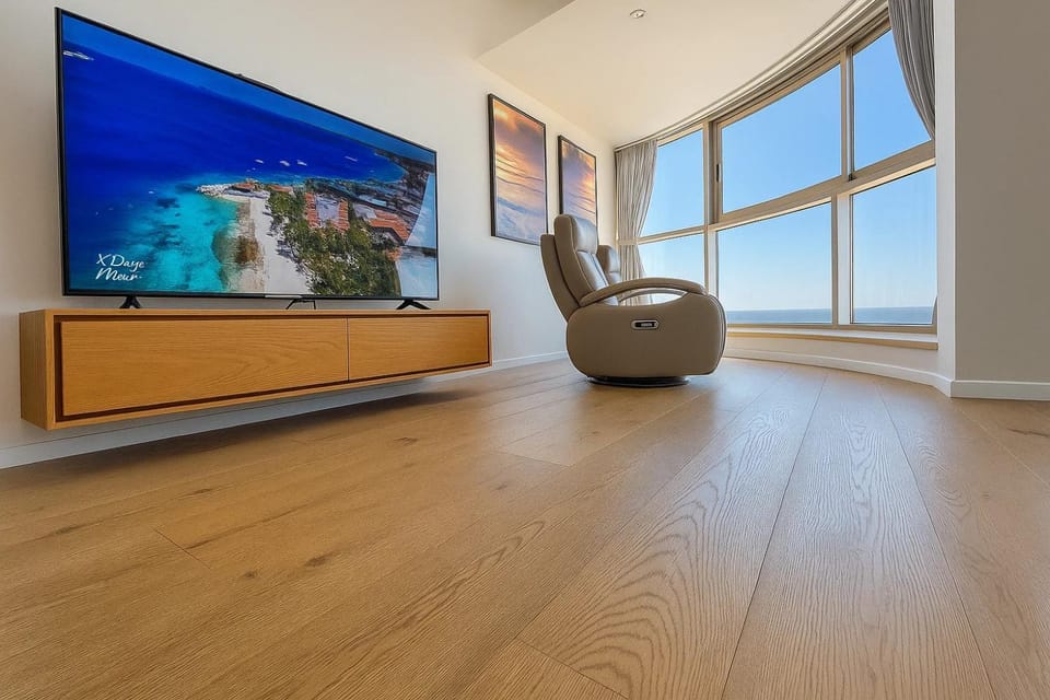 Communal lounge/ TV room, TV and multimedia, Living room, Sea view