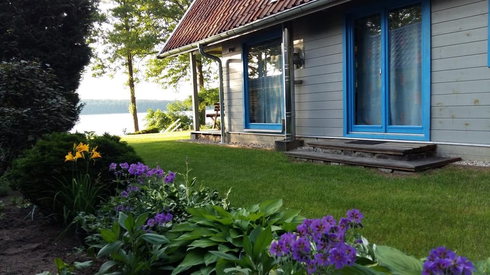 Property building, Day, Summer, Beach, Garden view, Lake view