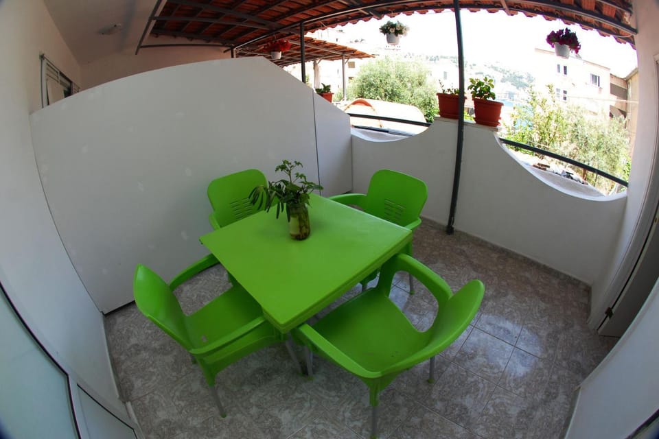 Staff, People, Balcony/Terrace, Other, Decorative detail, City view, Sea view, Family