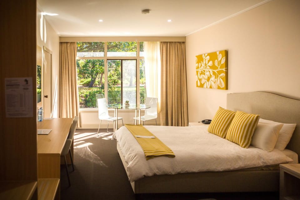 Coffee/tea facilities, Bedroom, Garden view